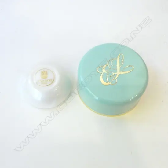 1980s UNOPENED ESTEE LAUDER DUSTING POWDER + NINA RICCI SOAP