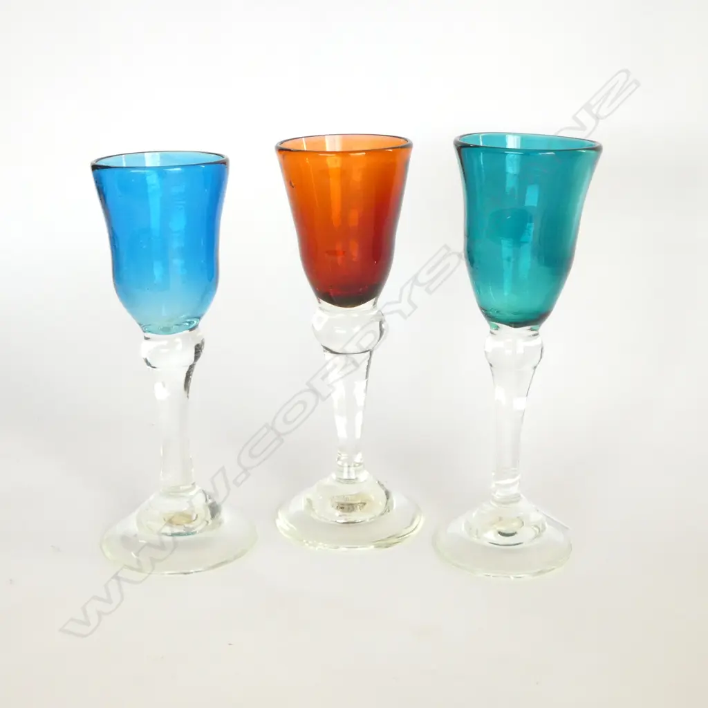 3 STUDIO GLASS WINE GOBLETS SIGNED LYNDEN H230 TALLEST Image 1++