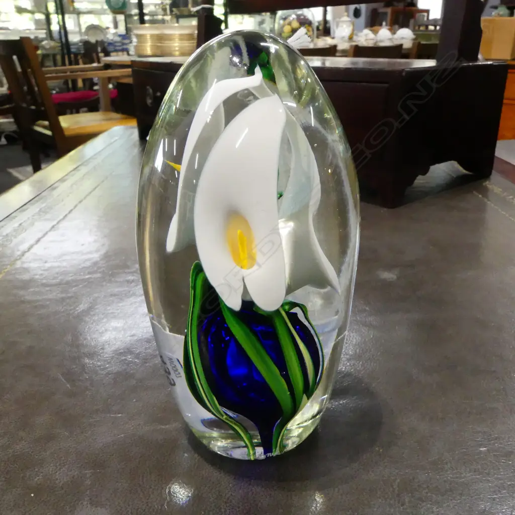 PETER VIESNIK '00 LILY PAPER WEIGHT H.135mm Image 1++