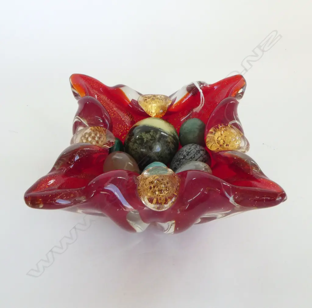 RED MURANO GLASS BOWL DIA200MM & POLISHED STONE EGGS Image 1++