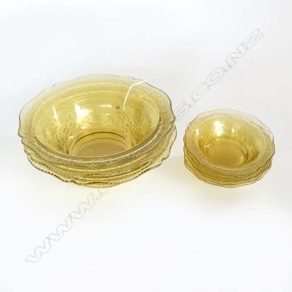 8 PCES. AMERICAN GLASS BOWLS; LARGEST Dia.225mm Image 1++