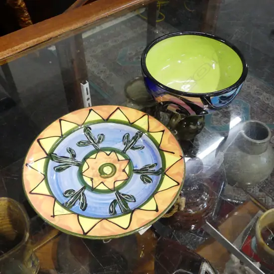 2 PCES. ANN VERDCOURT N.Z. STUDIO POTTERY; BOWL + PLATE Dia.200mm