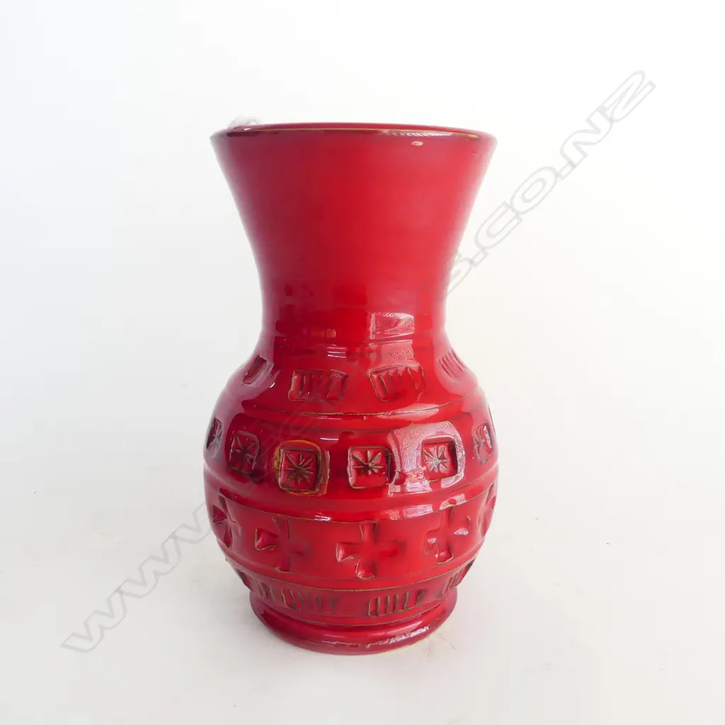 MID CENTURY ITALIAN RIMINI RED POTTERY VASE by ALDO LONDI for BITOSSI. H.195mm. Tiny repair to rim Image 1++