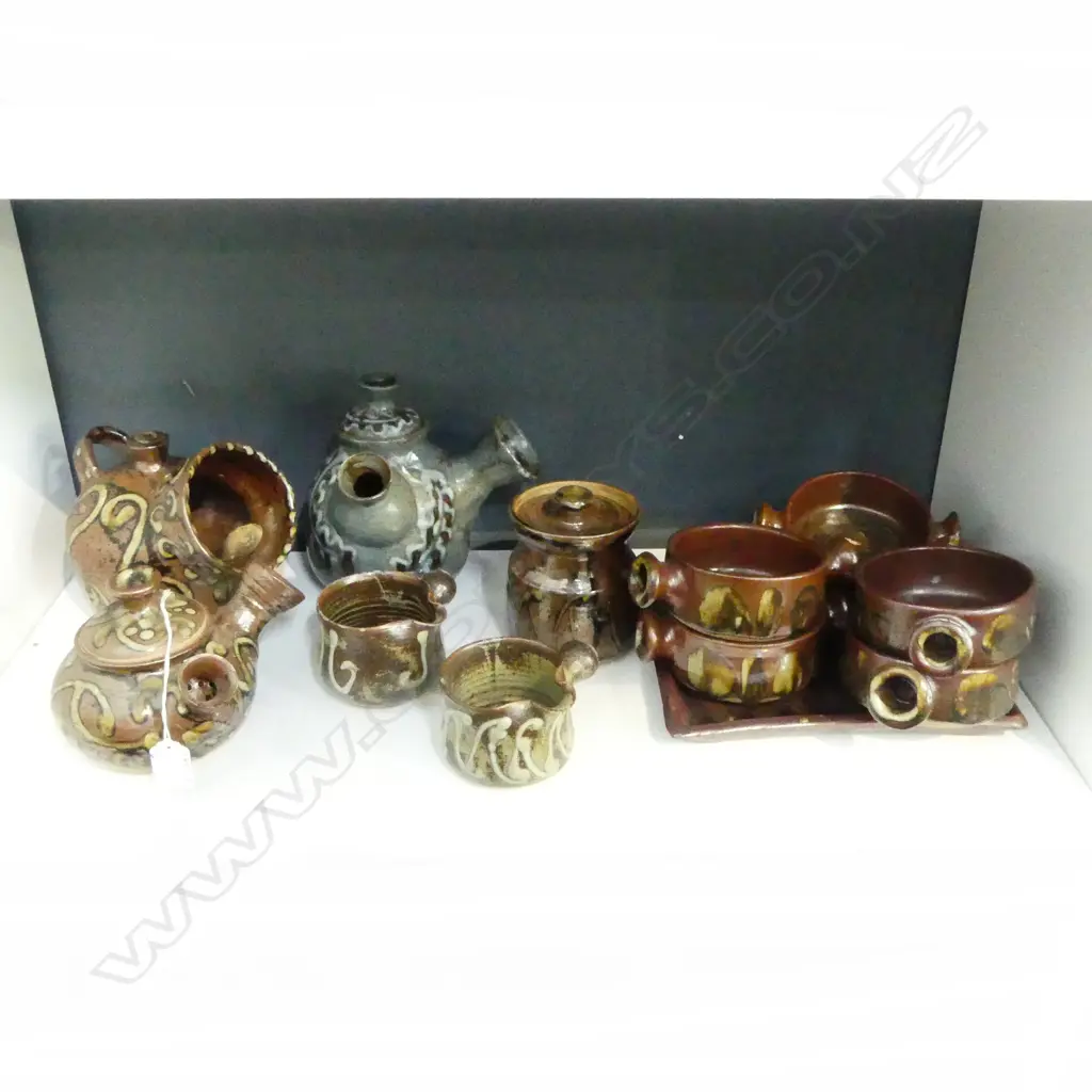 13 PCES. HELEN MASON N.Z. STUDIO POTTERY KITCHEN WARE (SOME CHIPS) Image 1++