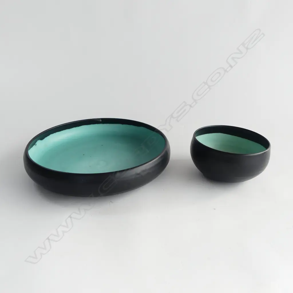 2 PCS STUDIO POTTERY BY SUE DASLER DIA  120 &240MM Image 1++