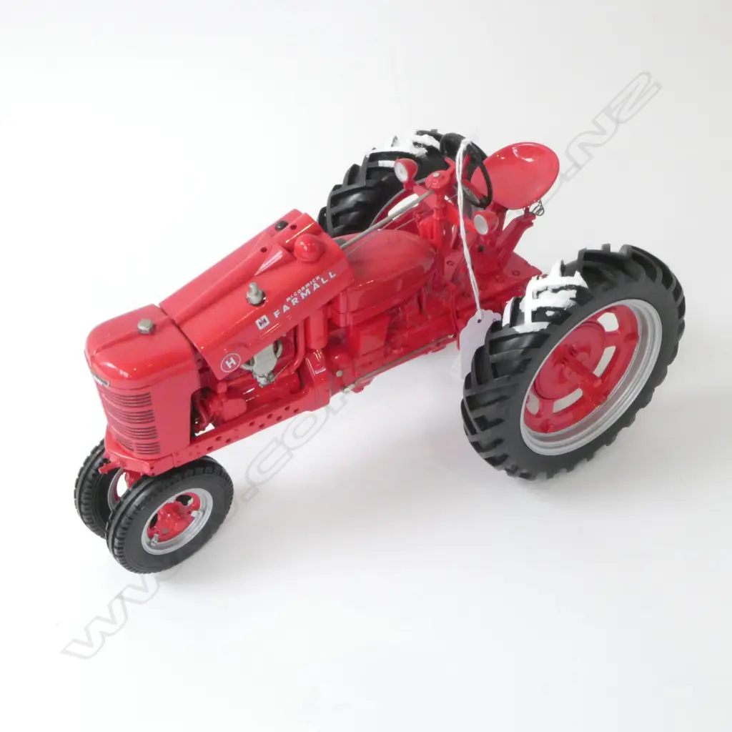 FRANKLIN MINT MODEL FARM TRACTOR L260MM Image 1++