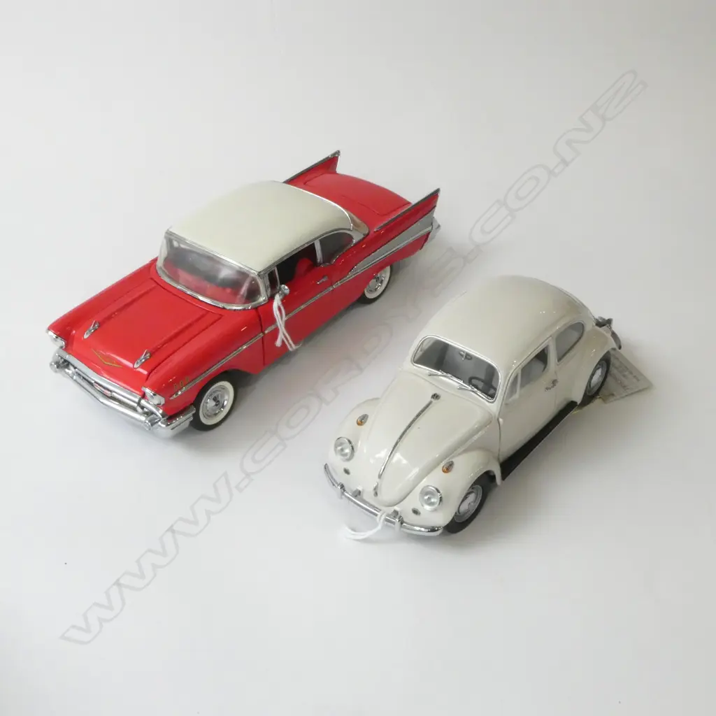 2 FRANKLIN MINT MODEL CARS BELLE AIR CHEV L210 &VW BEATLE Image 1++