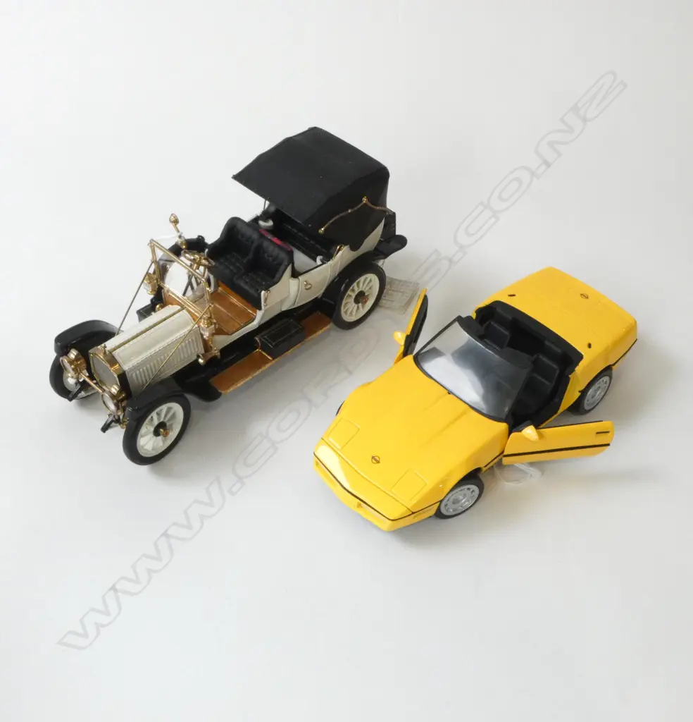 FRANKLIN MINT 2 MODEL CARS 1986 CORVETTE L190MM & 1912 PACKARD L200MM Image 1++