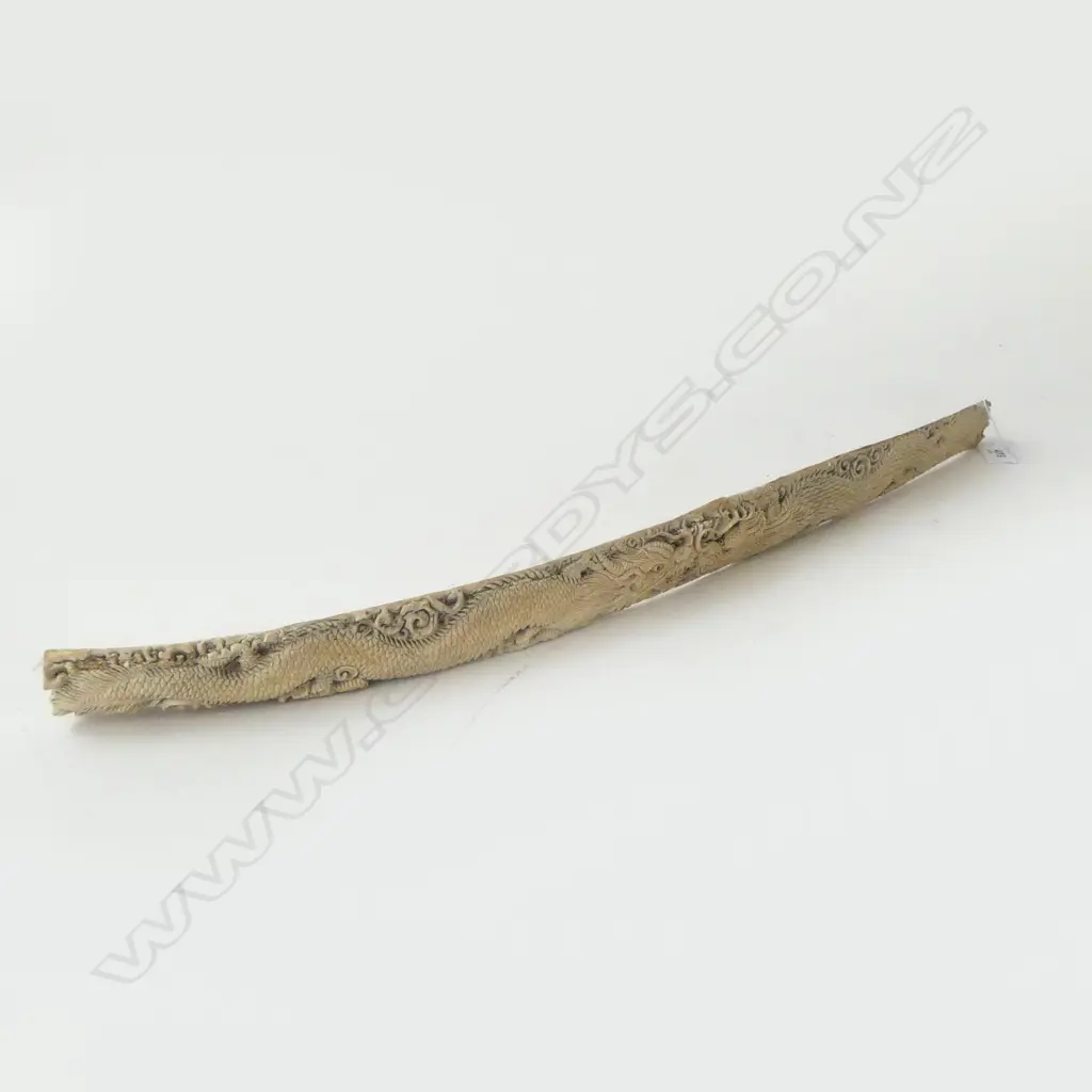 CARVED BONE w. FACING DRAGONS L.595mm Image 1++