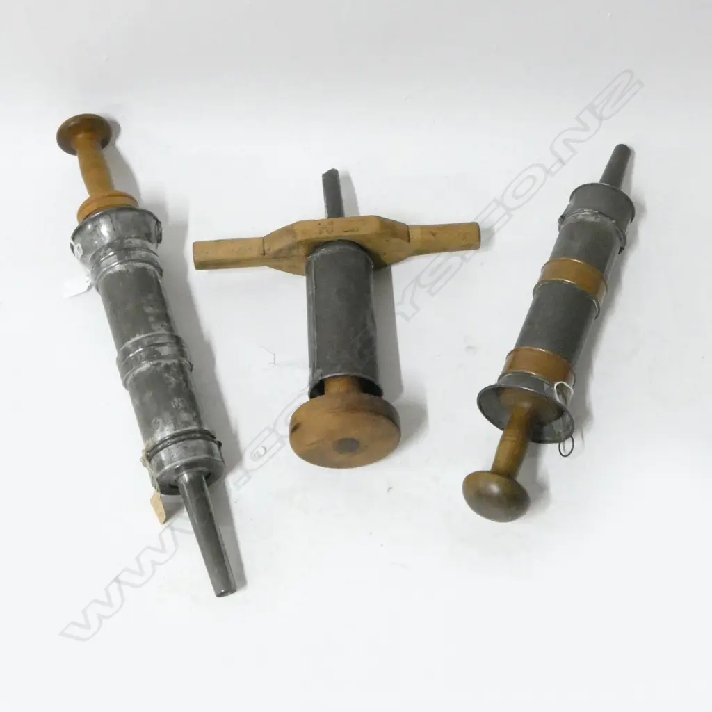 (1306/2514/2839) THREE VINTAGE TIN SAUSAGE STUFFERS LARGEST L.560mm Image 1++