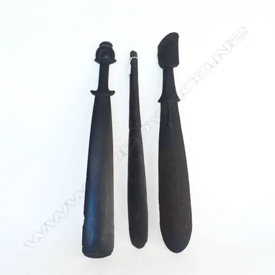 3 CARVED PACIFIC ISLAND CLUBS L.720mm