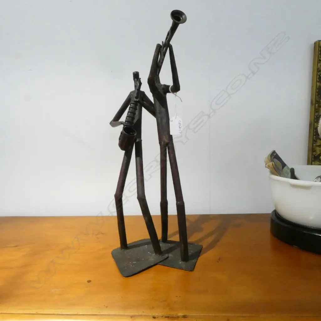 2 METAL MUSICIAN FIGURES H.455mm Image 1++