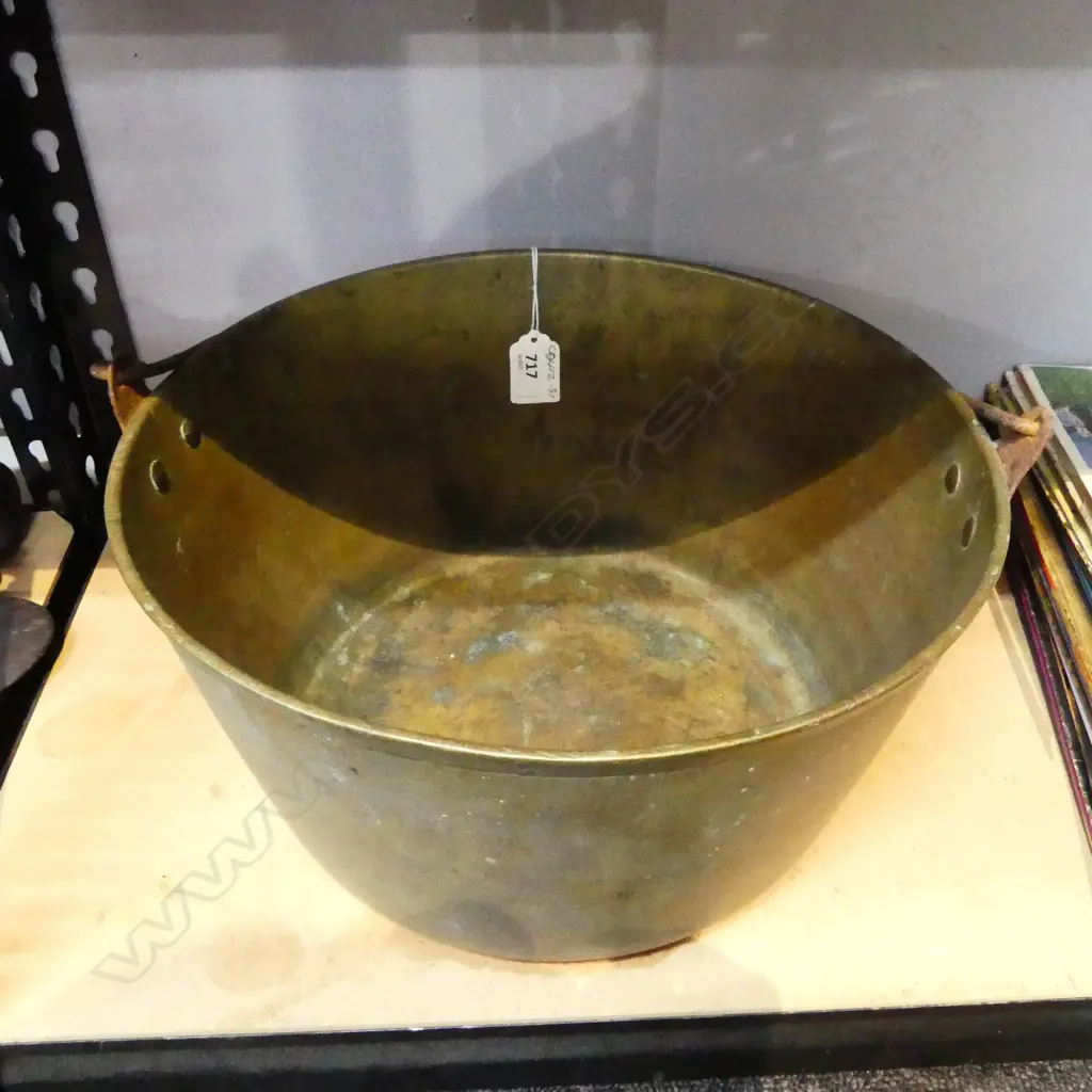 BRASS BUCKET 300mm dia Image 1++
