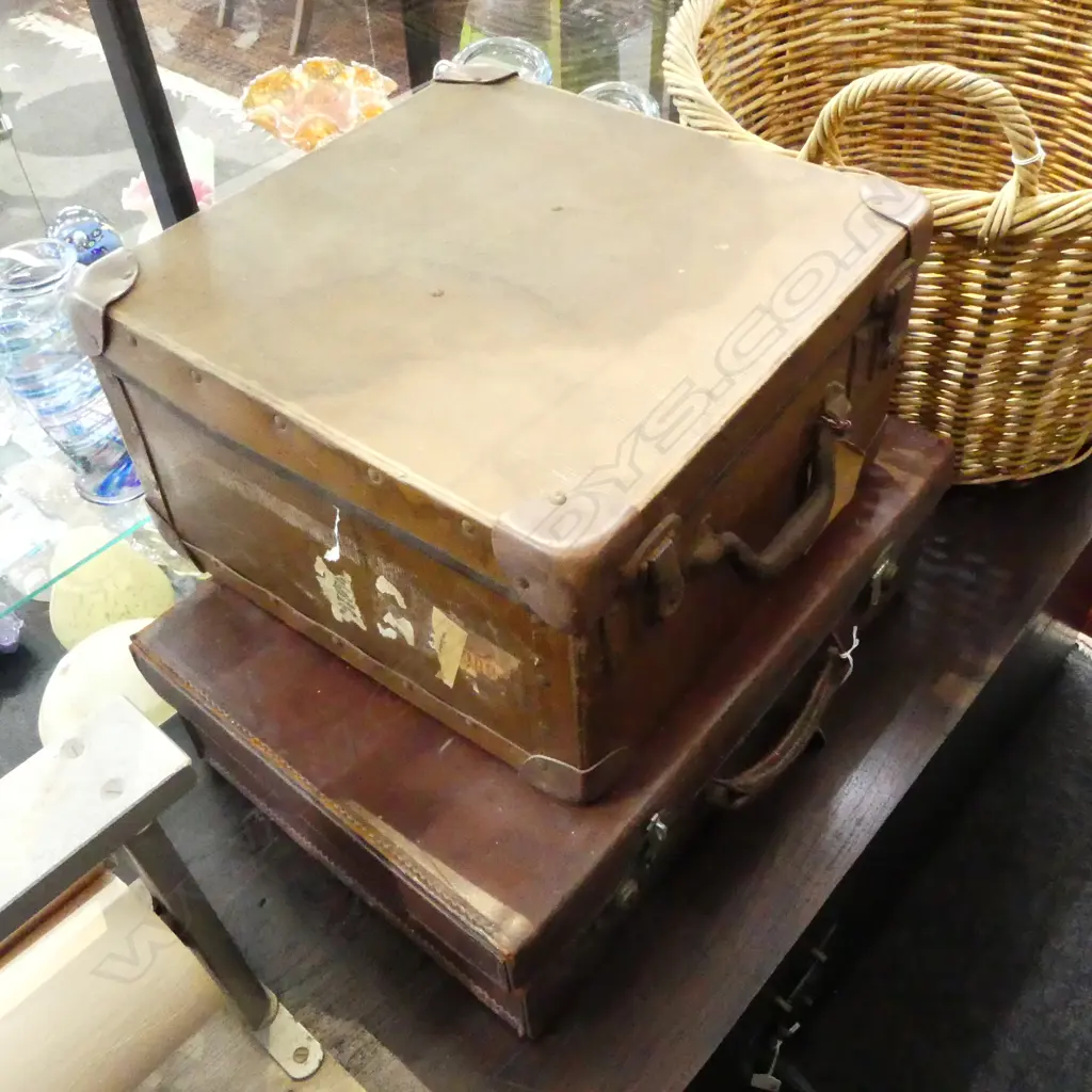 2 VINTAGE SUITCASES W.550mm Image 1++