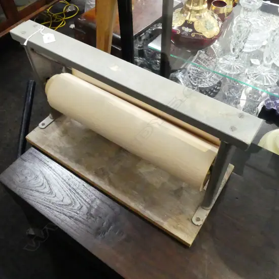 VINTAGE METAL PAPER ROLL DISPENSER