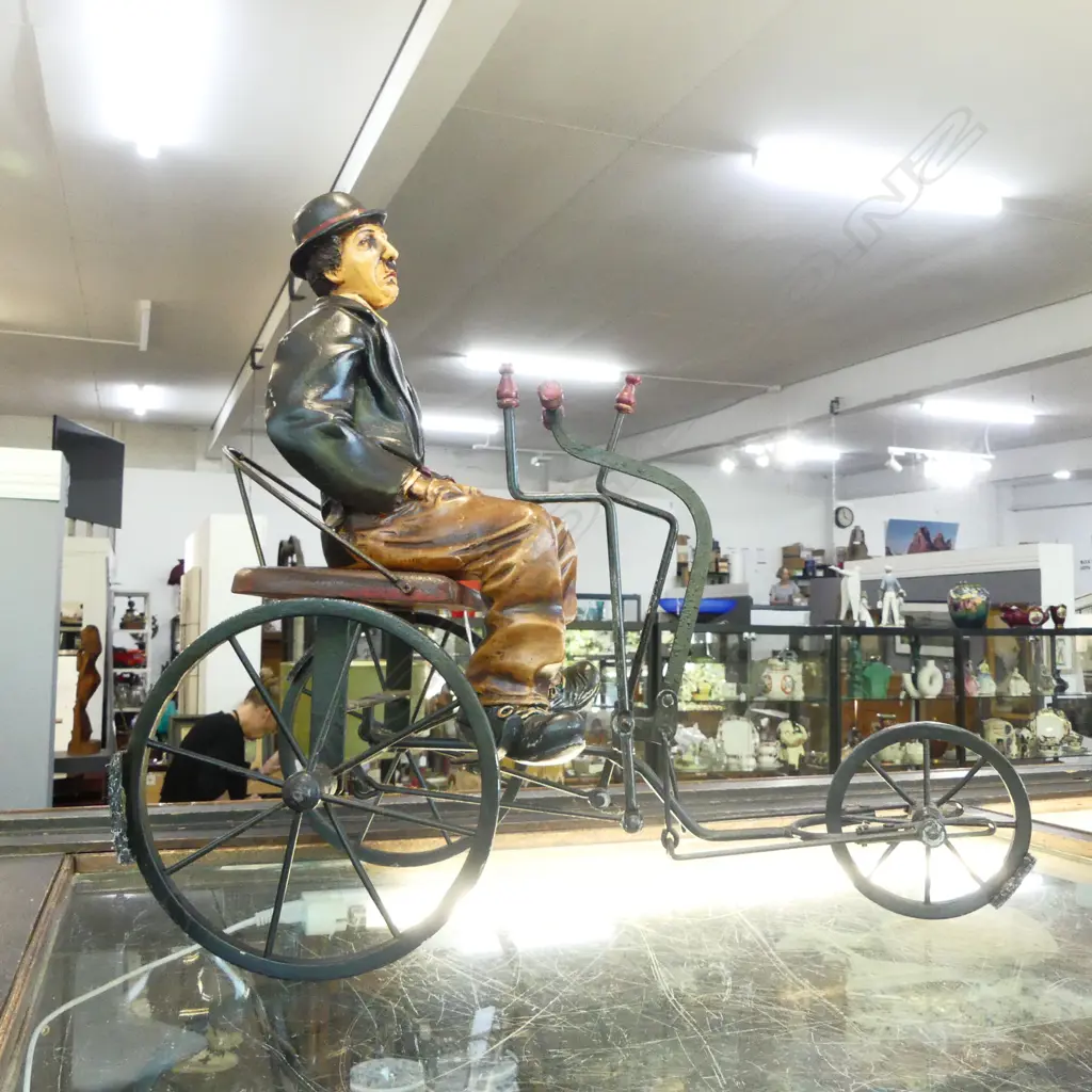 PAINTED RESIN CHARLIE CHAPLIN ON METAL CARRIAGE L.500mm Image 1++