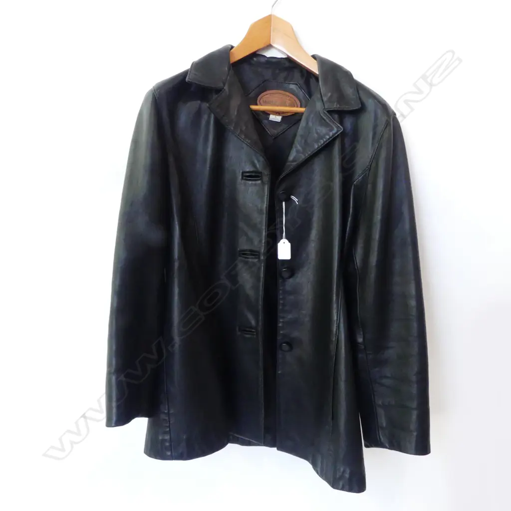 NZ MADE BLACK LEATHER JACKET LADIES SIZE LARGE Image 1++