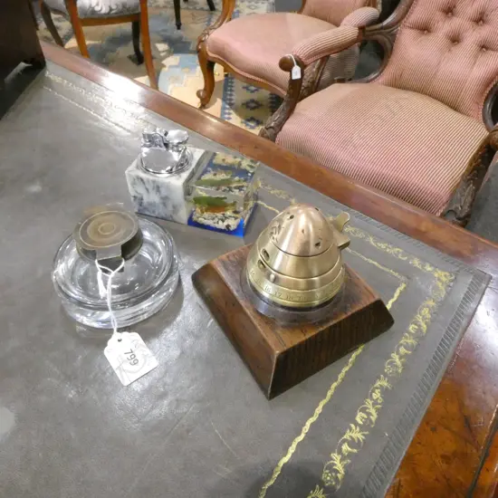 2 INKWELLS (1 A WWI ARTILLERY FUSE) + 1960s JAPANESE 'AQUARIUM' TABLE LIGHTER W.100mm