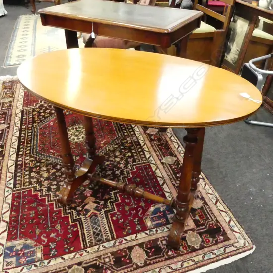 ANTIQUE KAURI TABLE, OVAL TOP W.980mm