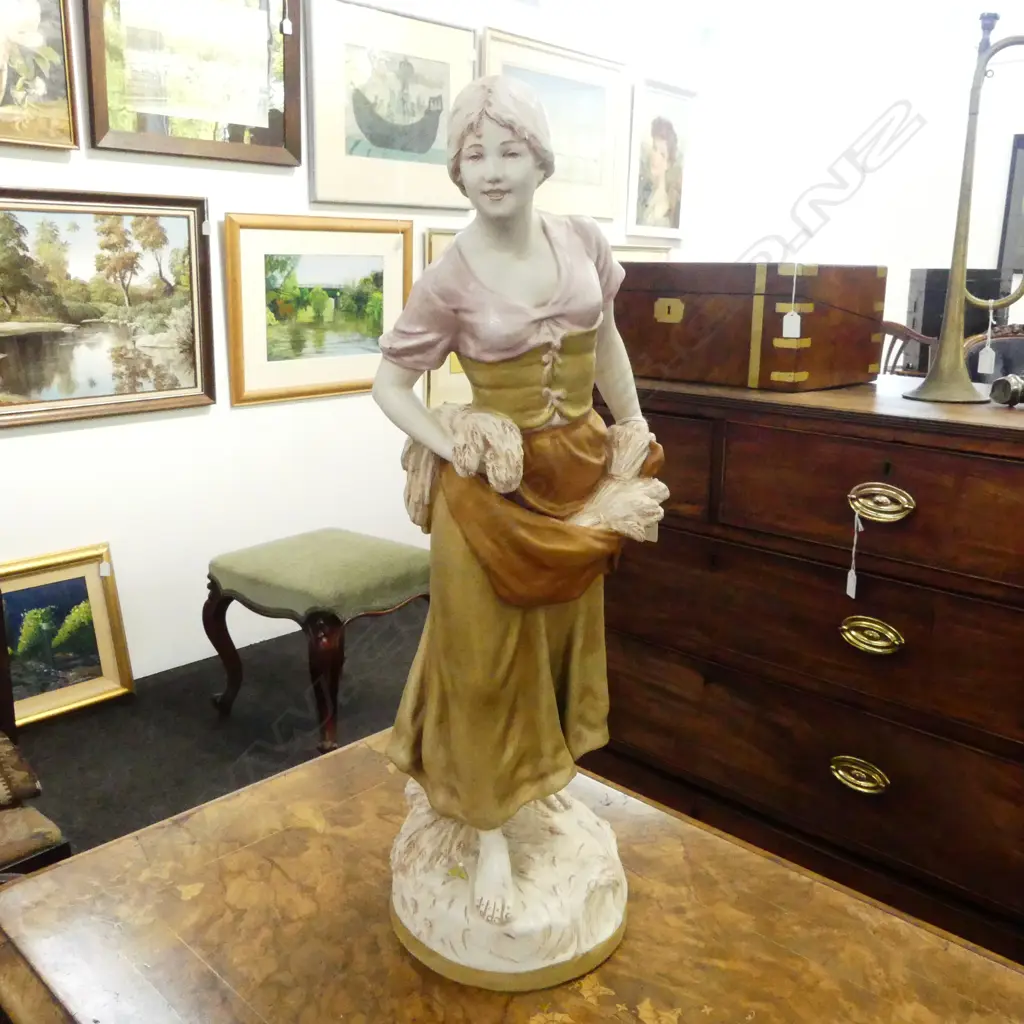 LG. ROYAL DUX FIGURE OF A LADY H.550mm Image 1++