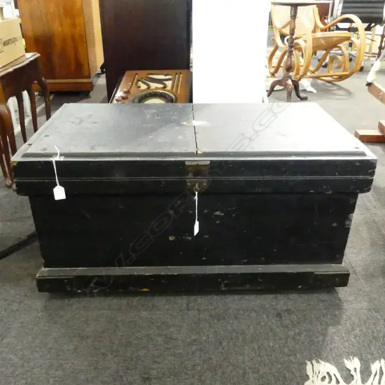 R. LANCASTLE WOOD FITTED TOOL BOX 880x490x450mm (KEY)