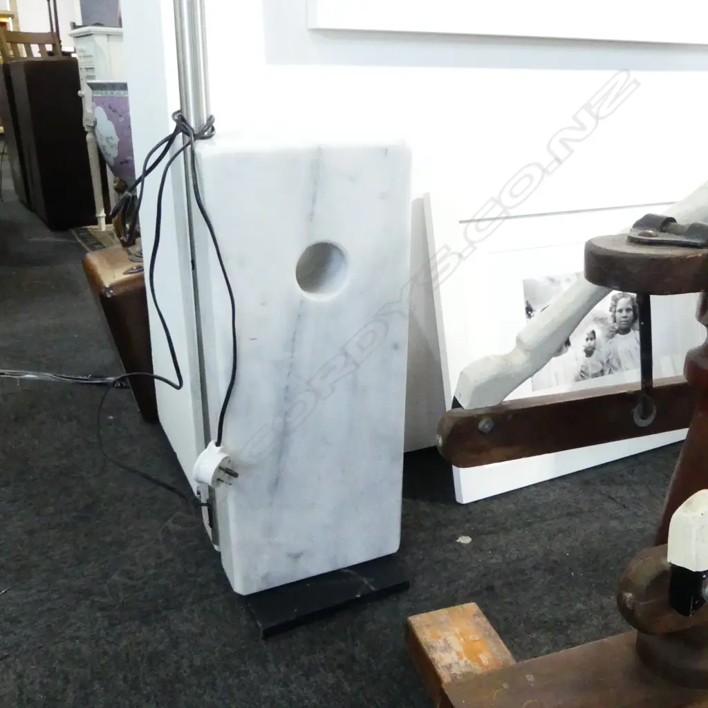 LG METAL FLOOR LAMP w. MARBLE BASE H.2100mm NOT WORKING Image 1++