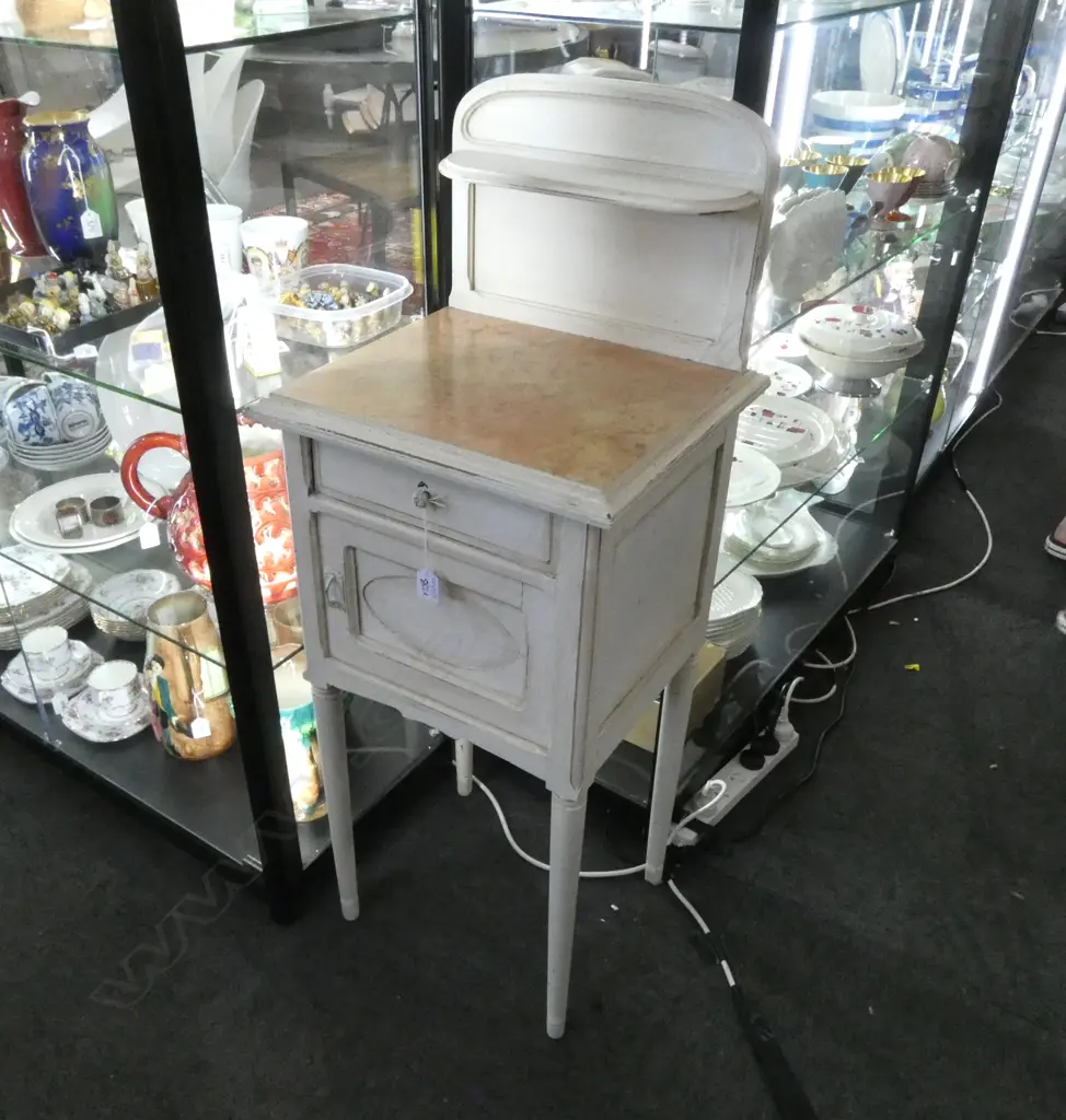 VINTAGE FRENCH WHITE PAINTED BEDSIDE CABINET 415x370x1040mm Image 1++