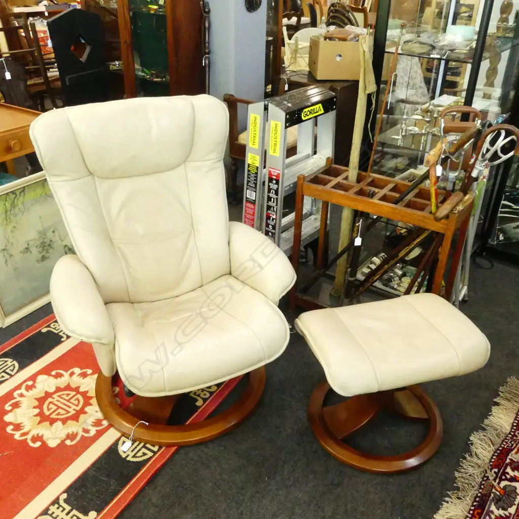 NORDIC LEATHER RECLINER ARMCHAIR w. MATCHING FOOTREST Image 1++