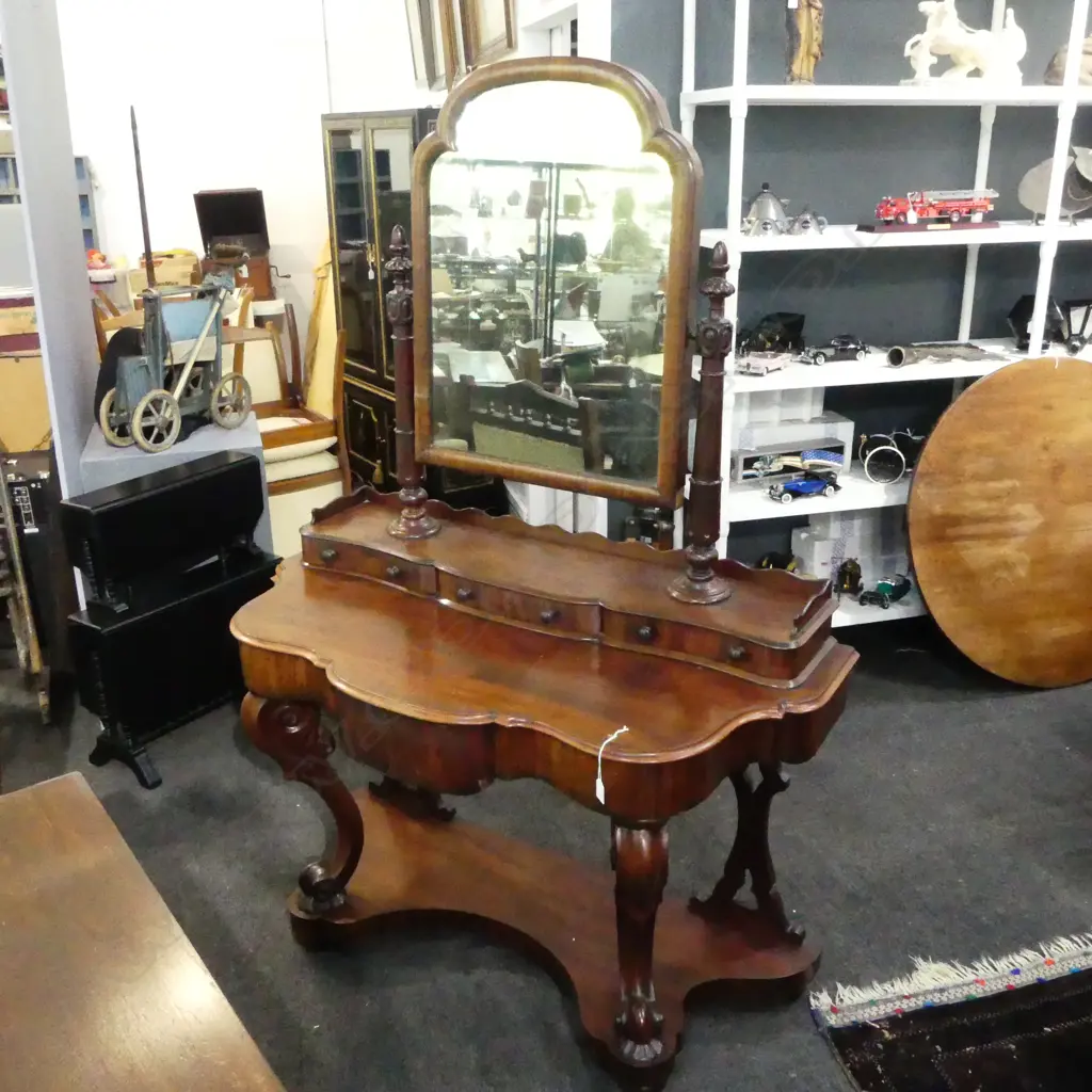 VICTORIAN MIRROR BACK DRESSING TABLE 1160x600x1440mm Image 1++