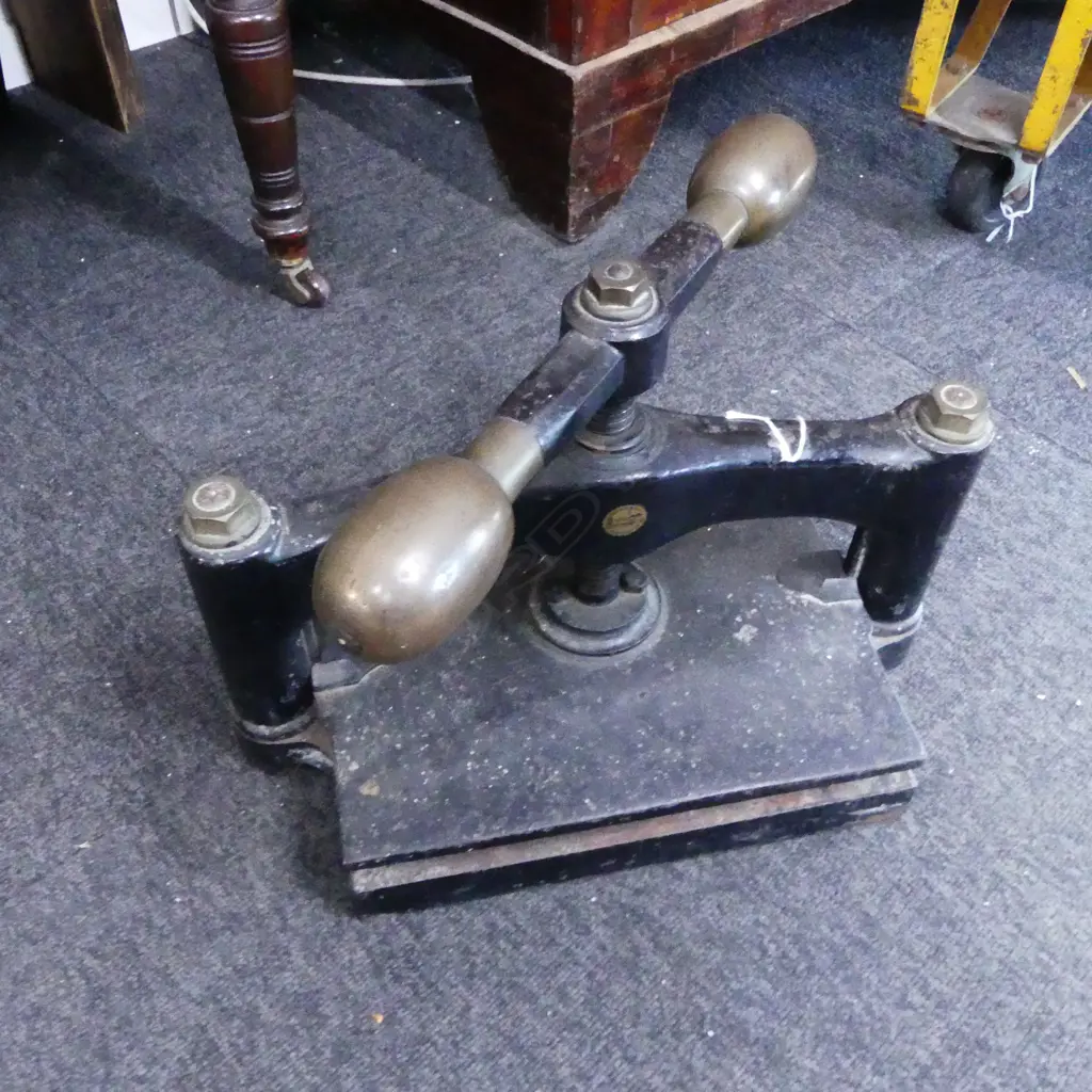 ANTIQUE CAST IRON & BRASS PRESS L400MM Image 1++