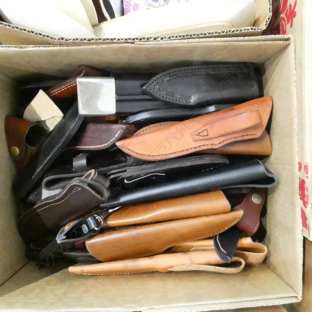 LRG COLLECTION of LEATHER KNIFE SHEATH/SCABBARDS various sizes Image 1++
