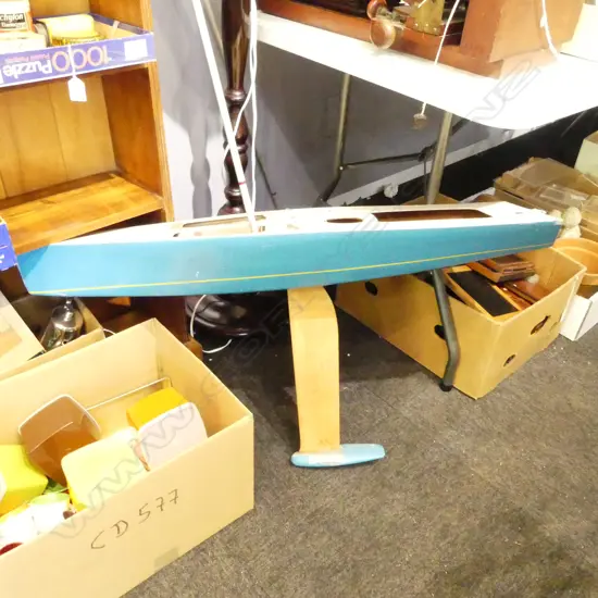 MODEL SAILBOAT HULL L.1000mm + 2 ALUMINIUM MASTS
