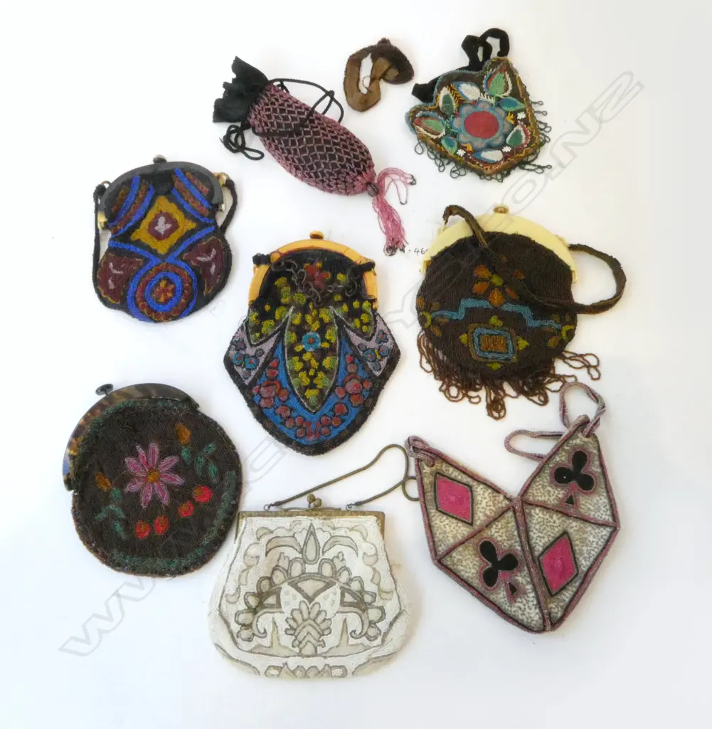 8 ASST. BEADED BAGS  Image 1++