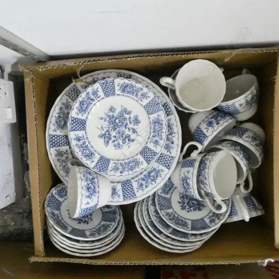 PART MYOTT B/W DINNER SERVICE MELODY PAT 