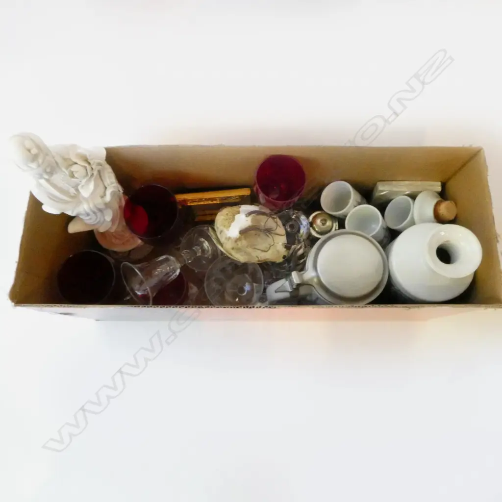 ASST. DRINKING GLASSES, QUANYIN FIGURE ETC Image 1++