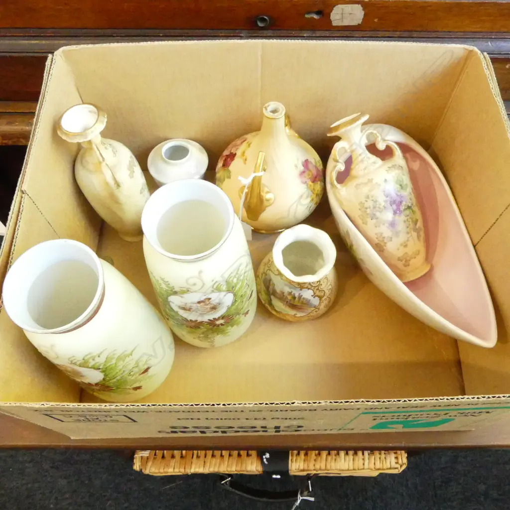 2 ROYAL WORCESTER HAND PAINTED VASES, CROWN DEVON TICK VASE & 6 OTHERS Image 1++