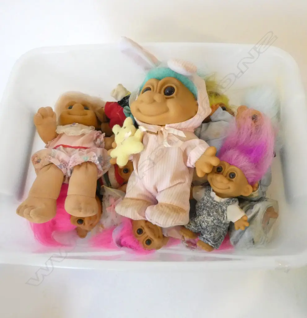 TROLLS Image 1++