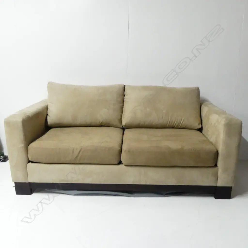 FREEDOM FURNITURE SOFA BED Image 1++