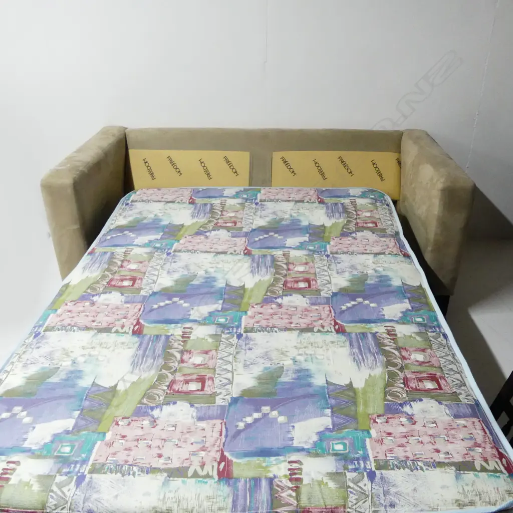 FREEDOM FURNITURE SOFA BED Image 1++