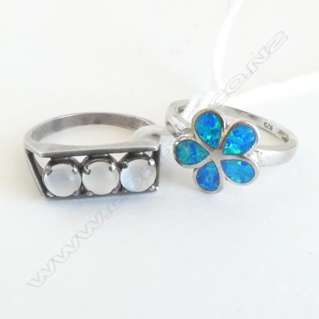 2 SILVER RINGS; 3 MOONSTONES BAR RING & OPAL SET FLOWER RING SIZE L1/2 & N1/2 Image 1++