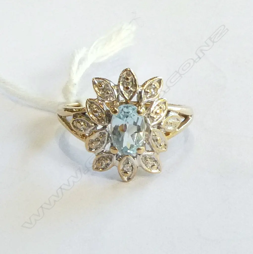 9ct PALE BLUE TOPAZ & DIAMOND RING, 1.8gm SIZE K Image 1++