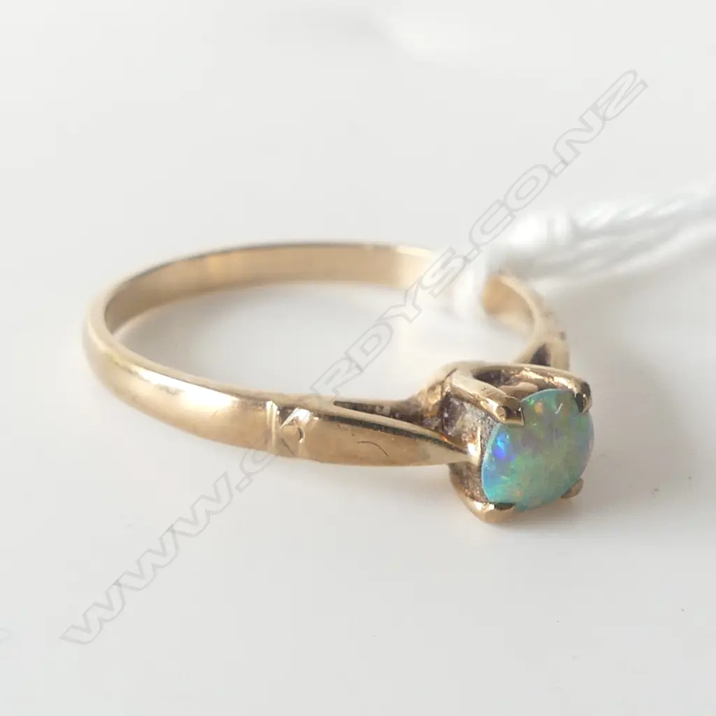 VINTAGE 9ct GOLD & OPAL CABACHON RING 1.7gms SIZE O Image 1++