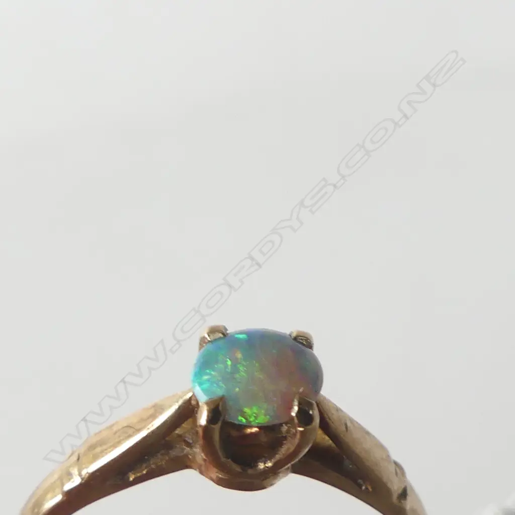 VINTAGE 9ct GOLD & OPAL CABACHON RING 1.7gms SIZE O Image 1++