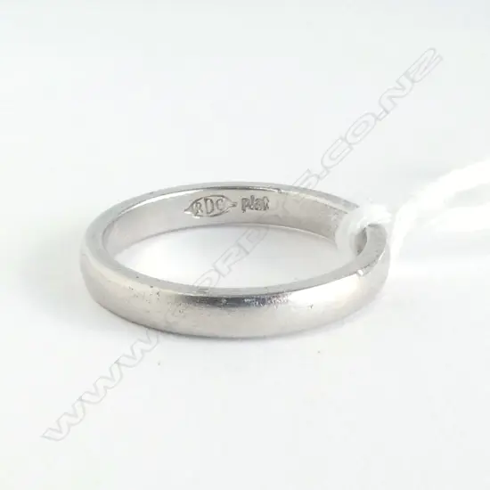 PLATINUM WEDDING BAND, SIZE O, 5.7gm