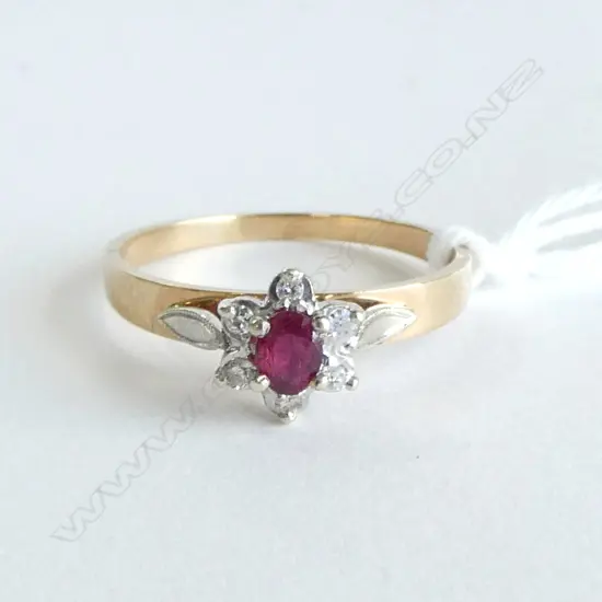 9ct RUBY & DIAMOND CLUSTER RING, 1.8gm SIZE N1/2