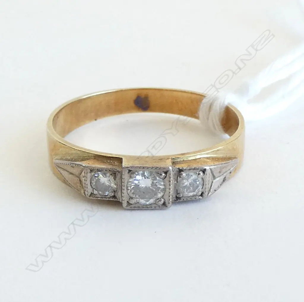 18CT 3 DIAMOND RING 3.2grms SIZE P Image 1++