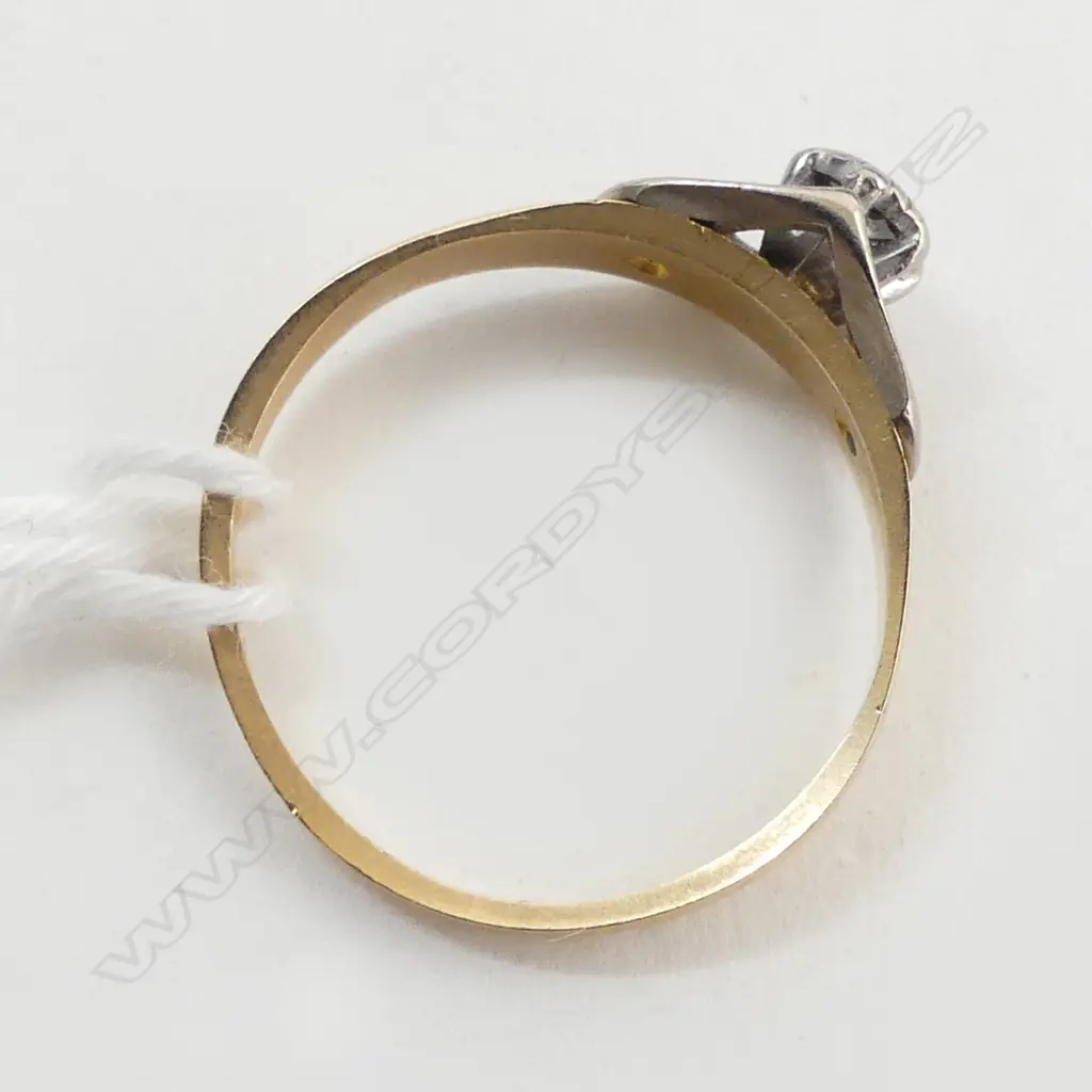 18CT DIAMOND RING w. VALUATION, 2.8grms SIZE N Image 1++