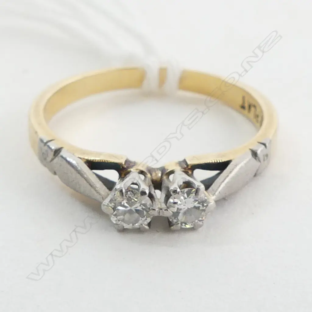 18CT & PLATINUM DOUBLE DIAMOND RING, 2.9grms  SIZE N Image 1++