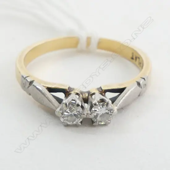 18CT & PLATINUM DOUBLE DIAMOND RING, 2.9grms  SIZE N