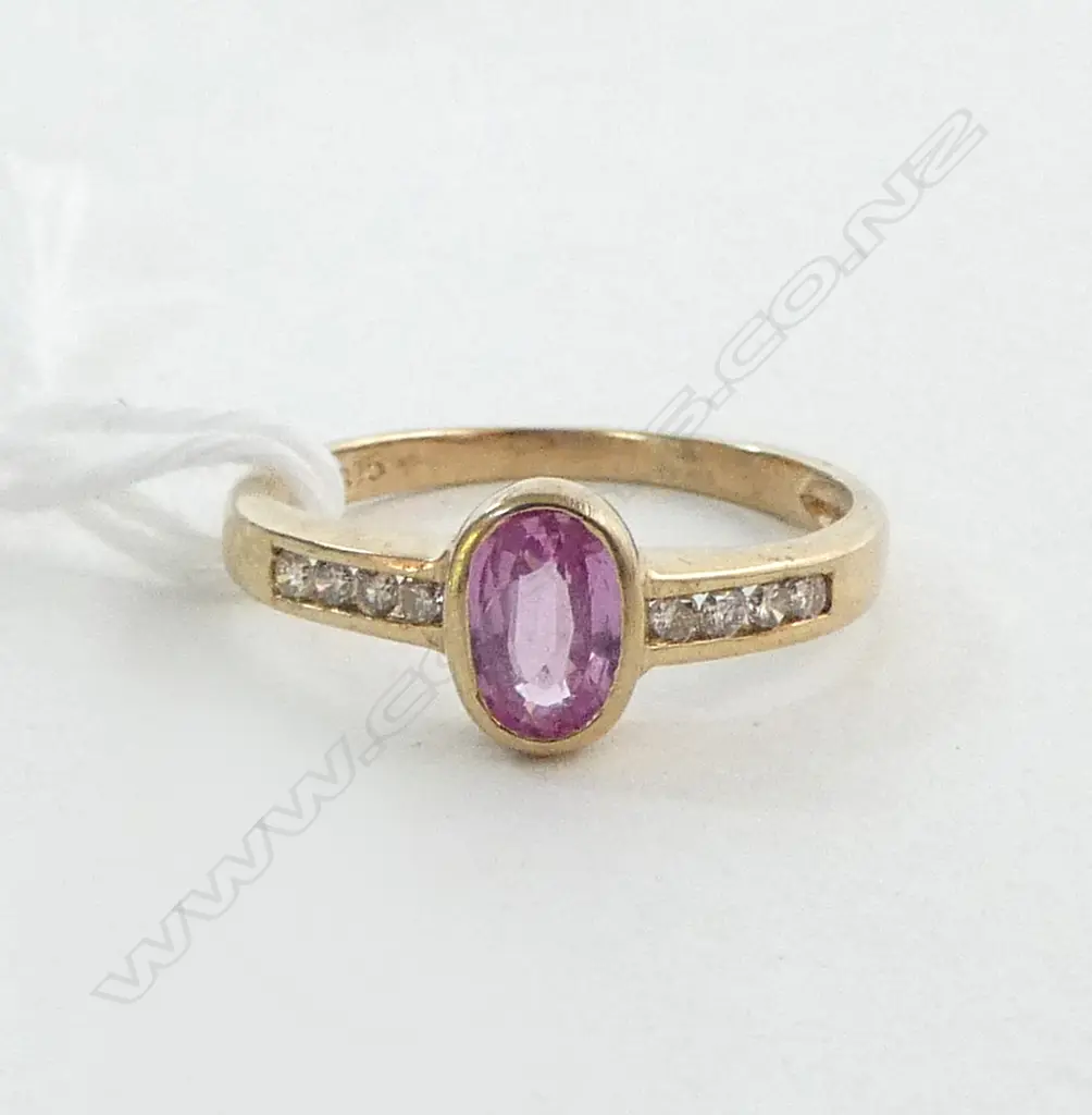 9ct NATURAL PINK SAPPHIRE & DIAMOND SET RING, 1.4gm, Dia=0.12ct SIZE K1/2 Image 1++